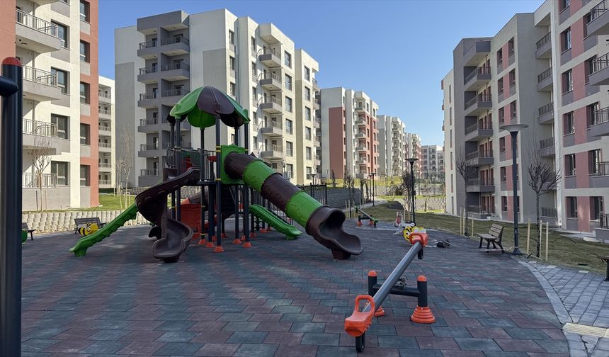 6 ŞUBAT DEPREMLERİNİN ÜÇÜNCÜ YILI - Depremzede mimar, çocukluğunun geçtiği mahalleyi yeniden inşa ediyor