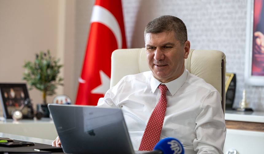 Burdur Belediye Başkanı Ercengiz, AA'nın 'Yılın Kareleri' oylamasına katıldı