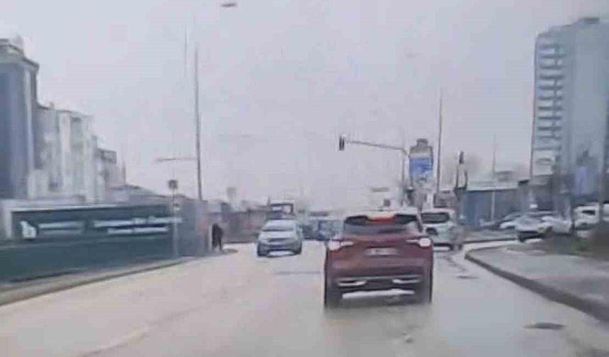 Bursa Nilüfer’de Ters Yöne Giren Araç Trafikte Panik Yarattı