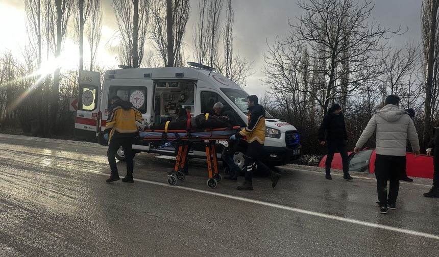 Isparta'da şarampole devrilen otomobilin sürücüsü yaralandı