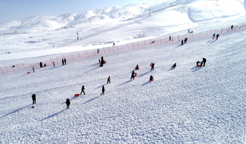 Muş'ta kar yağışının ardından kayak sezonu başladı