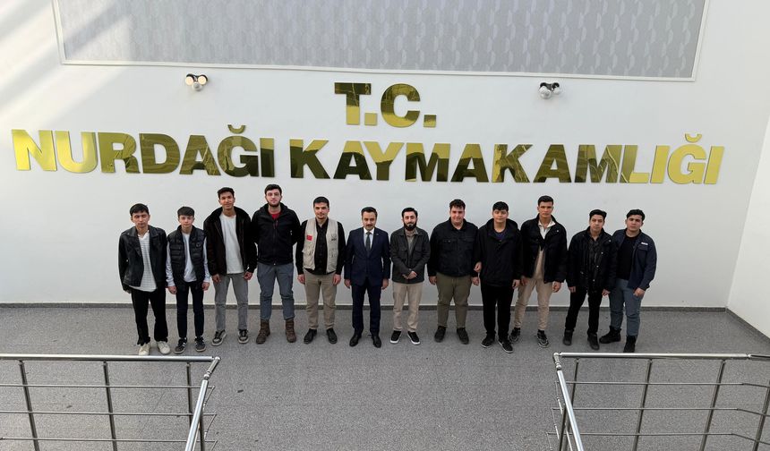 Nurdağı Kaymakamı Erciyas, İHH’lı Gençlerle Buluştu