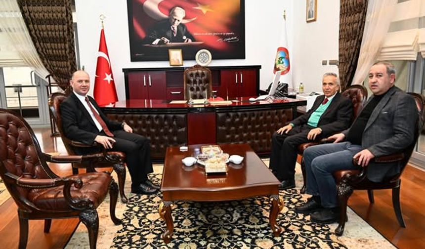 Osmaniye Valisi Serdengeçti, Basın Temsilcilerini Makamında Ağırladı