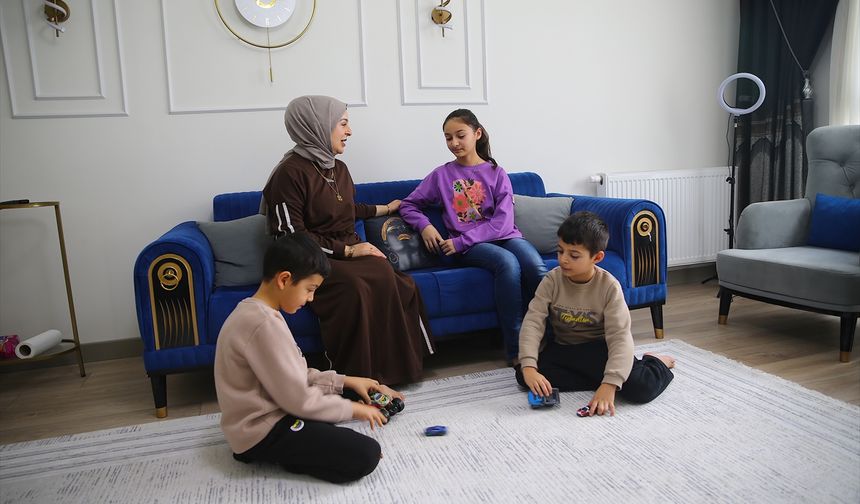 6 ŞUBAT DEPREMLERİNİN ÜÇÜNCÜ YILI - Hatay'da depremde hasar gören 500 Evler Sitesi'nin yerinde güvenli konutlar yükseldi