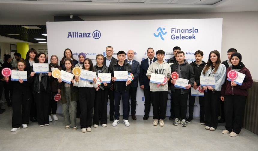 Allianz Türkiye'nin 'Finansla Gelecek' projesi Gaziantep'te tanıtıldı