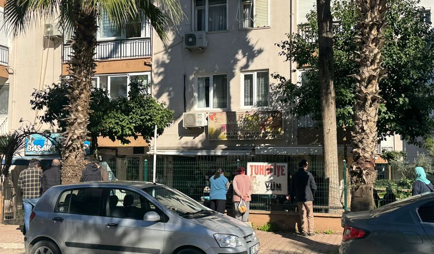 Antalya'da bir evde 2 kişi ölü bulundu