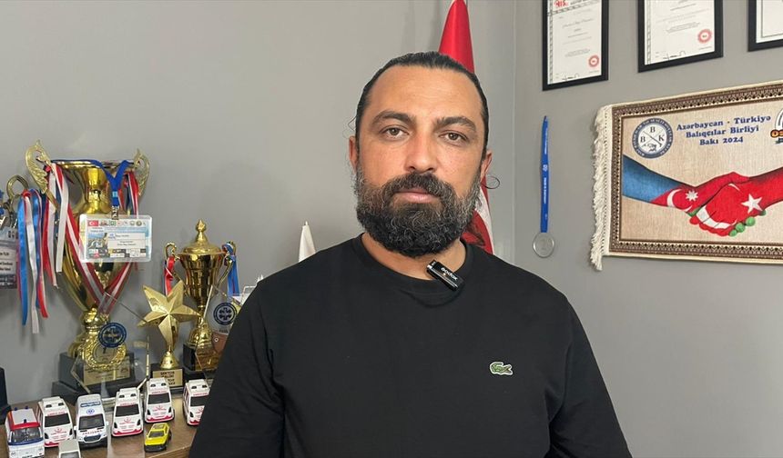 Boğazına kaçan yiyeceği kendi kendine yaptığı Heimlich manevrasıyla çıkardı