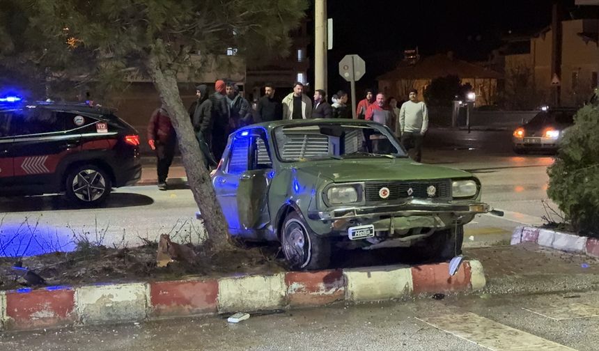 Burdur'da otomobilin çarptığı 3 yaya yaralandı