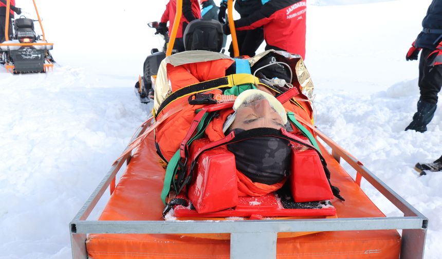 Davraz Kayak Merkezi'nde çığ tatbikatı yapıldı