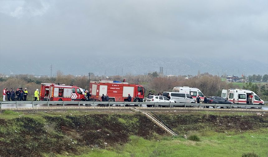 GÜNCELLEME: Antalya'da devrilen yolcu otobüsündeki 8 kişi öldü, 26 kişi yaralandı