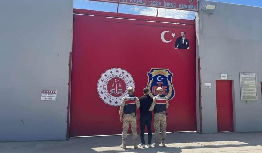 Hatay'da 25 yıl kesinleşmiş hapis cezasıyla aranan firari hükümlü yakalandı