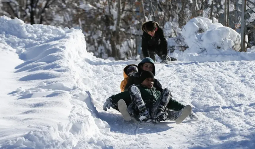 Kars ve Erzurum’da 10 Şubat’ta okullar tatil mi?