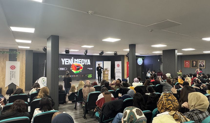 'Medya Etiği-Sorumlu Gazetecilik Kampı' Antalya'da sürüyor