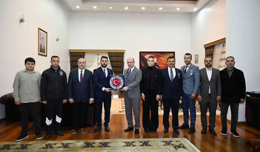 Osmaniye Valisi Serdengeçti Gazileri Ağırladı