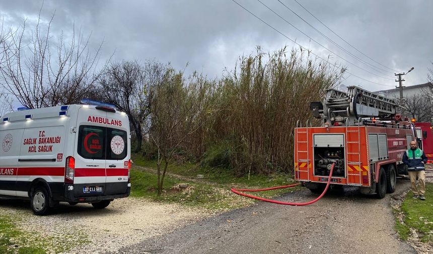 Serik'te tek katlı evde çıkan yangın söndürüldü