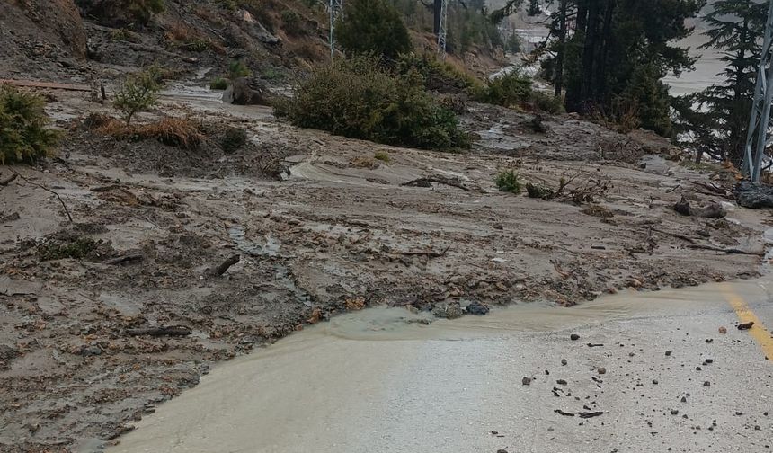 Sumbas-Bağdaş Yolunda Heyelan
