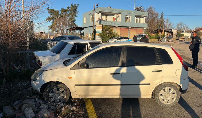 Sumbas'ta trafik kazasında 2 kişi yaralandı