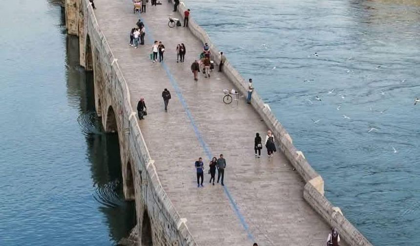 Taşköprü: Adana’nın Tarihi Simgesi