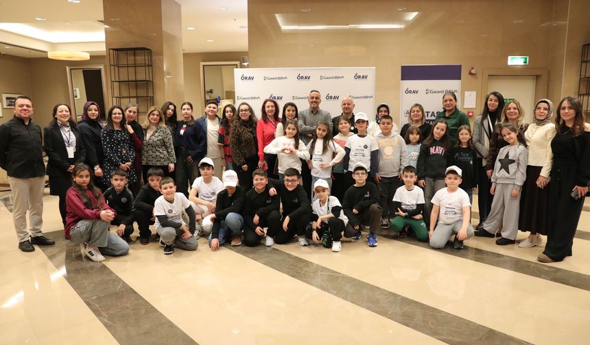 TİKAV'ın 'Uluslararası Gençlik Ödül Programı' kapsamında ödül törenleri gerçekleştirildi