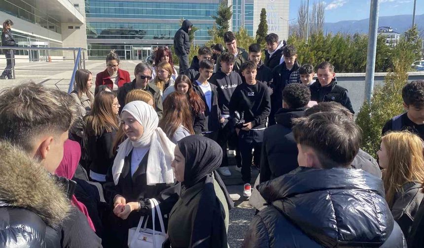 15 yaşındaki Alperen'in ölümüne boynuna atılan yumruk sebep olmuş