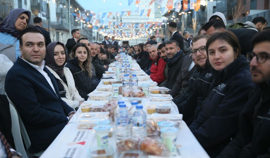 AK Parti Gençlik Kolları Genel Başkanı İbiş, Kahramanmaraş'ta iftar programında konuştu:
