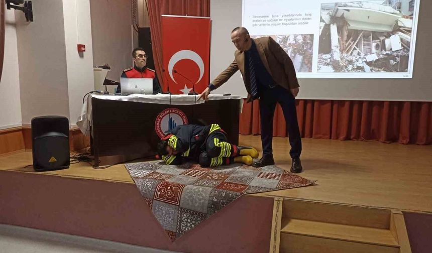 Alaplı'da deprem farkındalığı semineri düzenlendi