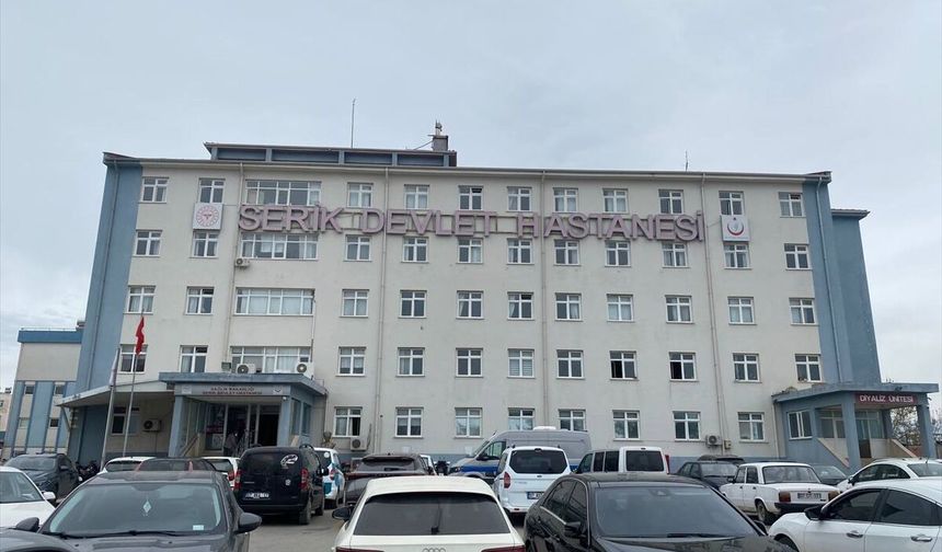 Antalya'da doktor ve hemşireleri darbettikleri öne sürülen 3 kişi gözaltına alındı