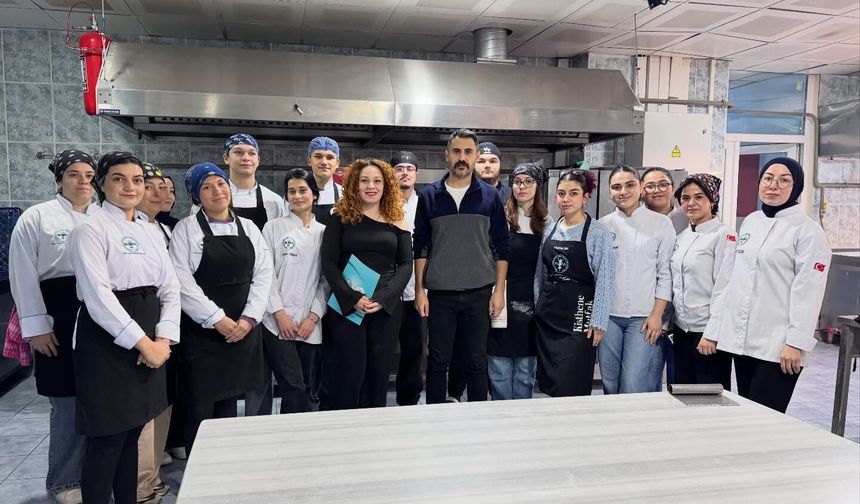 Balıkesir Üniversitesi'nde çikolata atölyesi düzenlendi