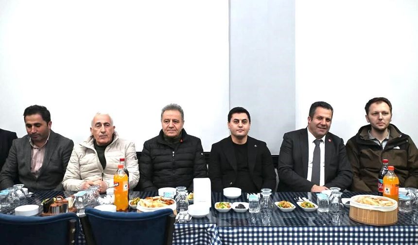 Başkan Yiğider, muhtarlarla iftarda buluştu