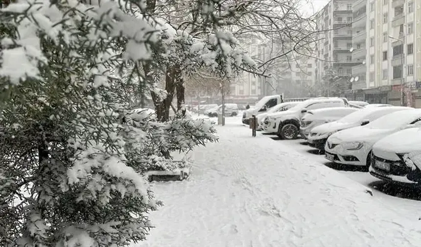 Bayramda Hava Soğuk ve Yağışlı Olacak! Kar,Sağanak ve Fırtına Uyarısı Geldi