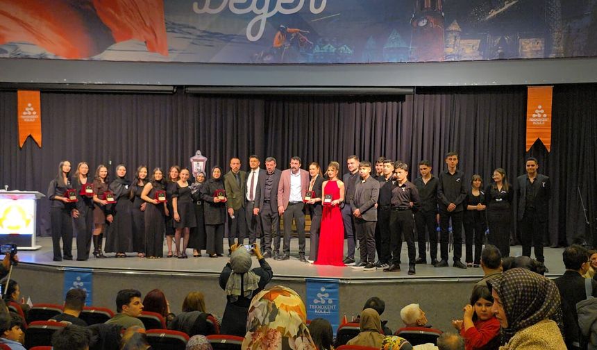 Erzurum Teknokent’te Şiir Gecesi Büyüledi