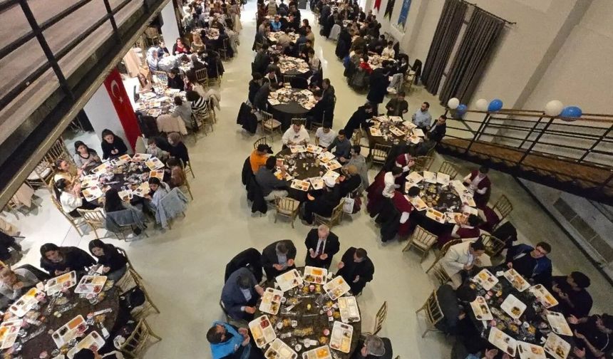 Eskişehir'de lise ve üniversite öğrencilerine yönelik iftar programı düzenlendi