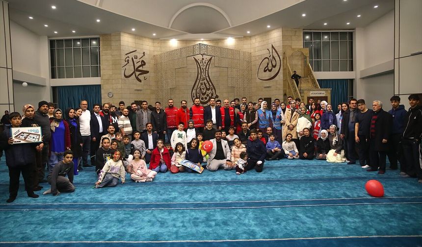 Hatay'da 600 çocuk ve ailesi 'cami buluşması' etkinliğinde bir araya geldi
