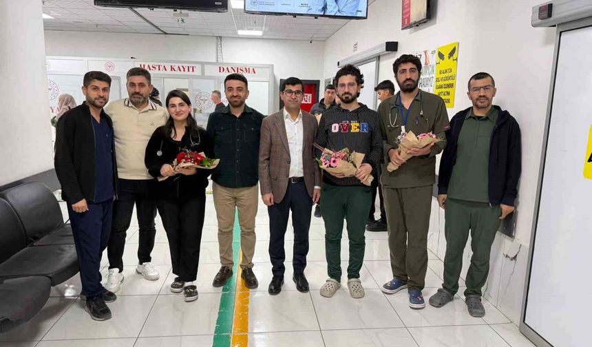 İdil'de 14 Mart Tıp Bayram'ında sağlık çalışanlarıyla bir araya gelindi