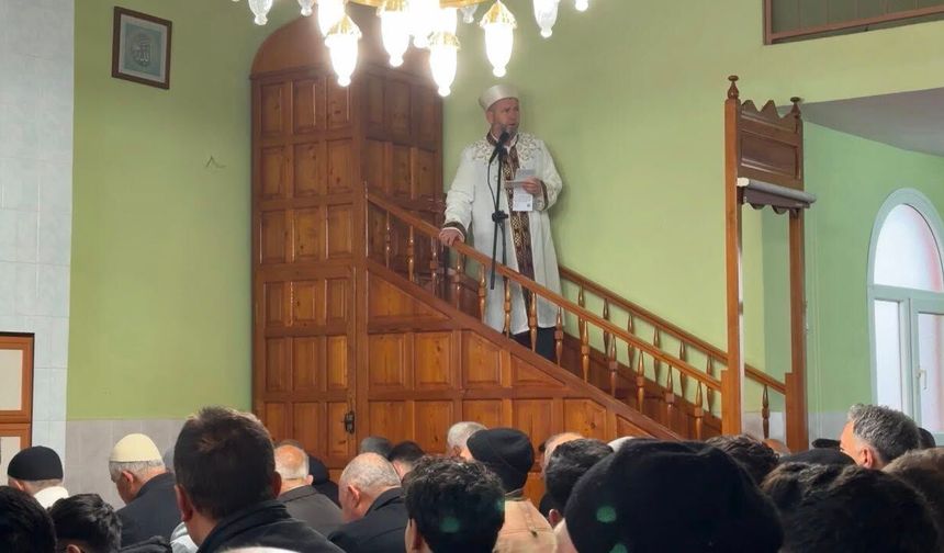 Kadirli’de Bayram Namazı Coşkusu