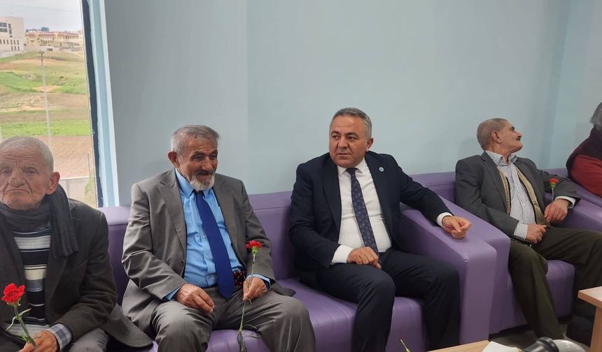 Kadirli’de İYİ Parti’den Huzurevine Anlamlı Ziyaret
