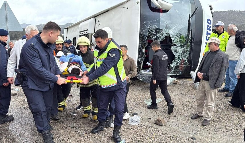 Konya’da Yolcu Otobüsü Devrildi: 14 Yaralı