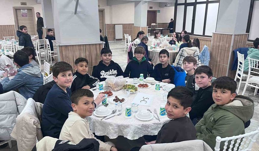 Kurtuluş İhsan Küçükarslan Ortaokulu'nda geleneksel iftar coşkusu