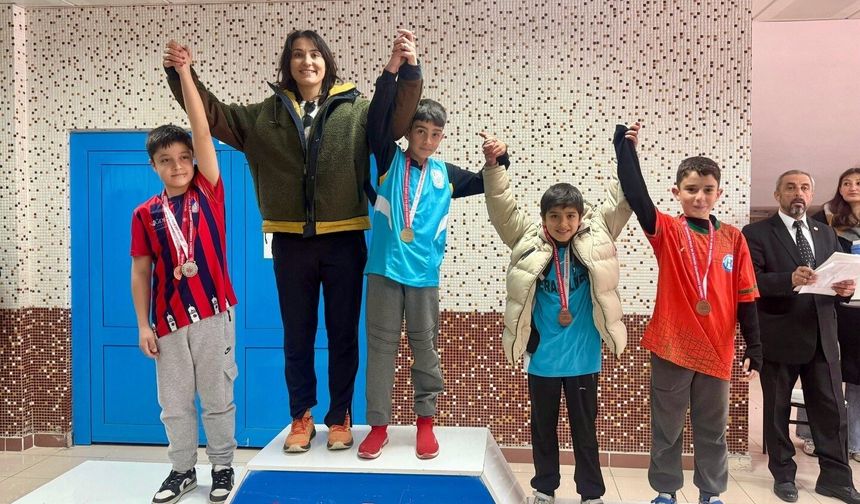 Öğrenciler atletizmde il dereceleri elde etti