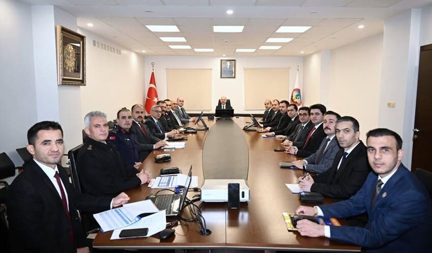 Vali Serdengeçti Başkanlığında Asayiş Toplantısı