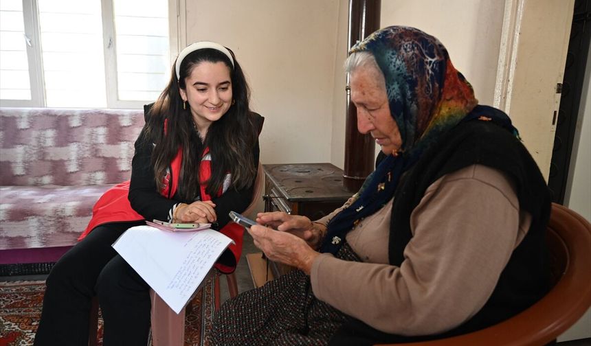 Osmaniye'de Türk Kızılay ve sağlık ekiplerinden vatandaşlara bayram ziyareti