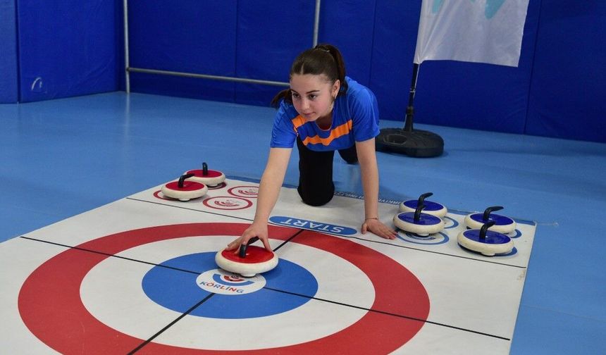 Osmaniye'de Yıldızlar Floor Curling İl Birinciliği müsabakaları yapıldı
