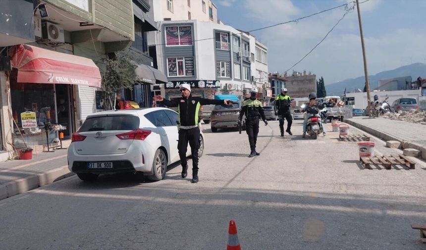 Samandağ'da polis ekipleri trafik denetimi yaptı
