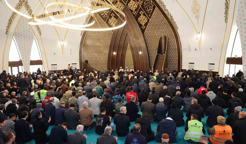 Şehitler ve vakıf bağışçıları için mevlid programı düzenlendi
