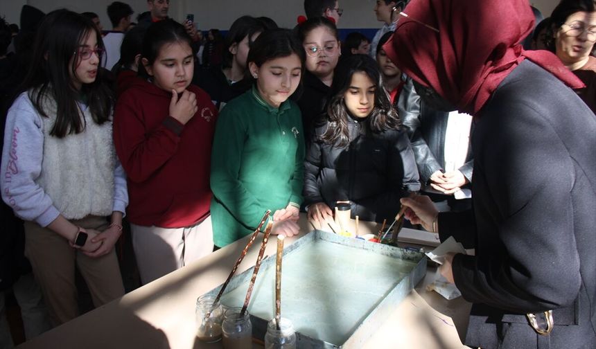 Serik'te hat, naht ve ebru eserlerinden oluşan sergi açıldı