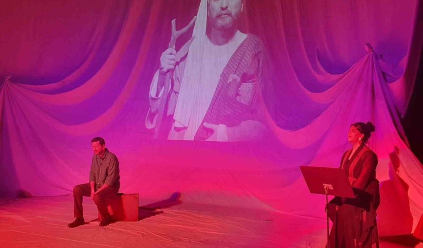 Tiyatro Anadolu, Düzce'de 'Aşk Neyledi Yunus' ile sahne aldı