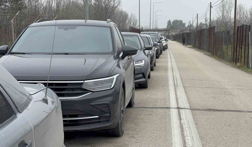 Türkler Yunan sınırında zaman zaman yoğunluk oluşturuyor