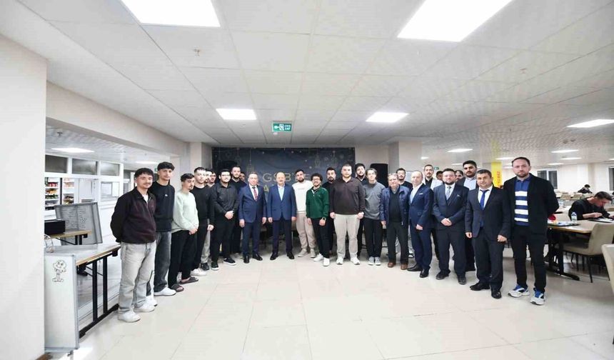 Vali Dallı, üniversite öğrencileriyle iftar sofrasında buluştu