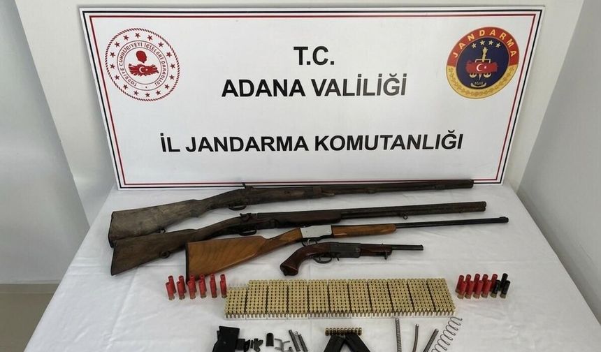 Adana'da ruhsatsız 3 av tüfeği ve tabanca ele geçirildi