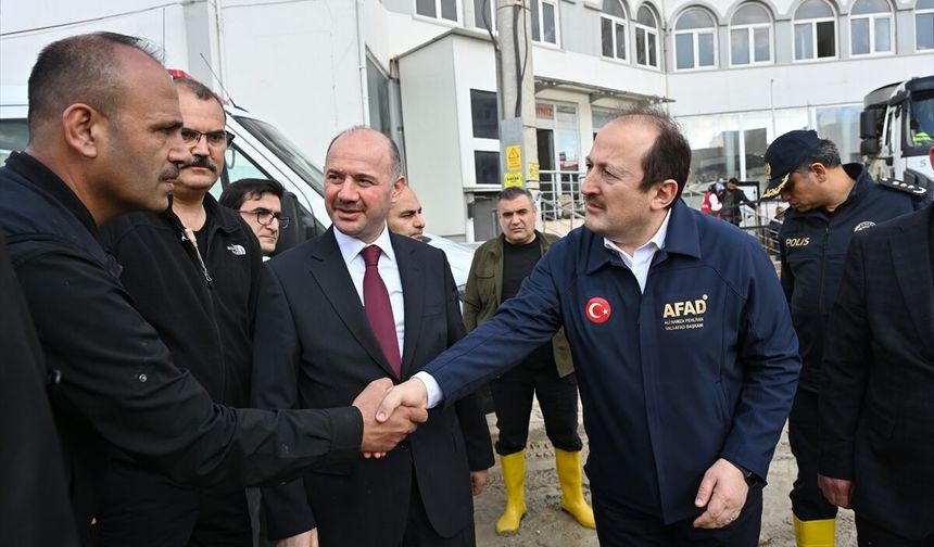 AFAD Başkanı Pehlivan, Osmaniye'de selden etkilenen alanlarda incelemelerde bulundu